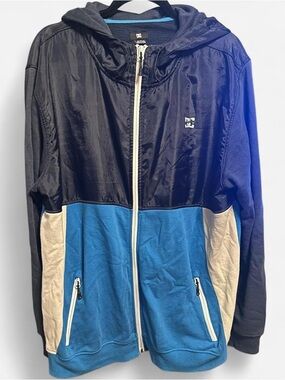DC SHOE CO USA vintage full-zip jacket with hood. Size XL